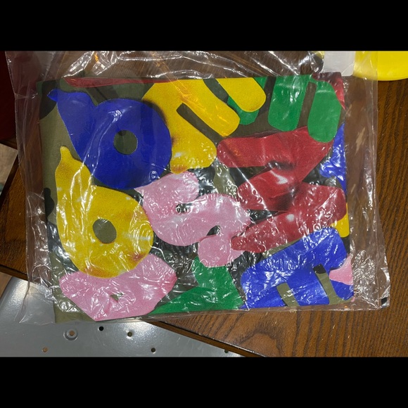 Supreme Balloons Tee - Picture 3 of 3